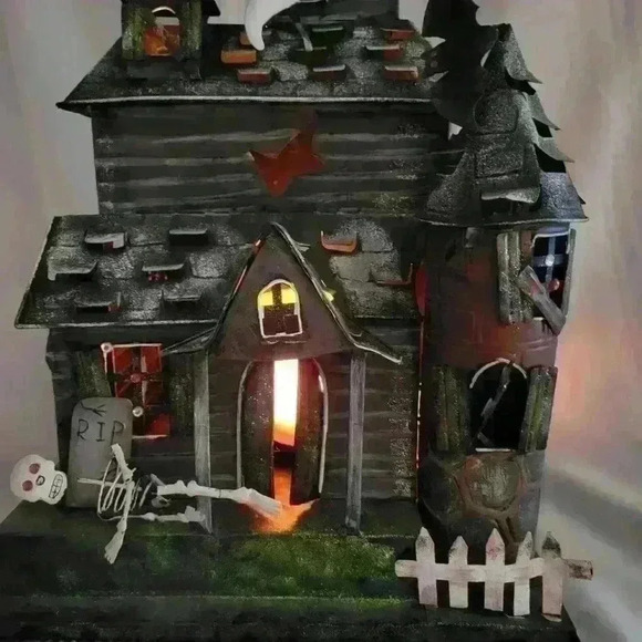 Large Haunted Mansion Candle Holder - Picture 6 of 10